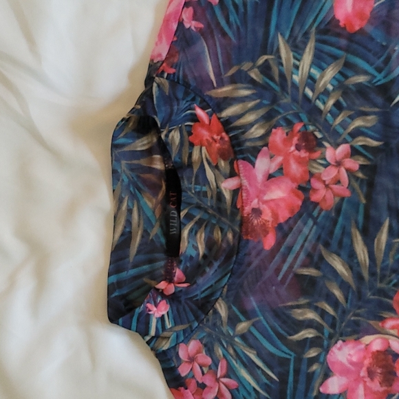 Top - Picture 3 of 3